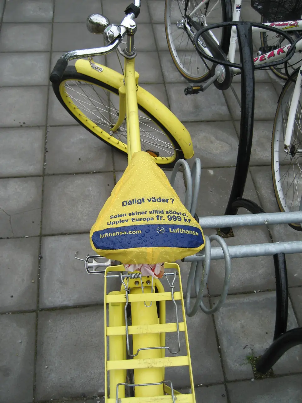 Sadelskydd från Lufthansa på en cykel